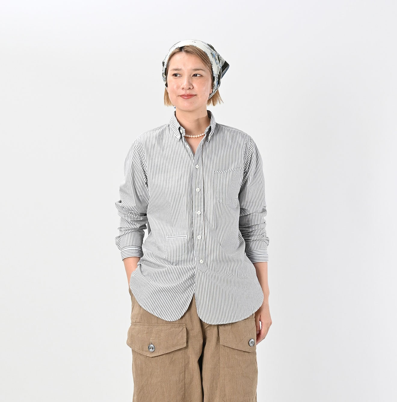 Broadcloth 908 Loafer Button Down Shirt Female Model