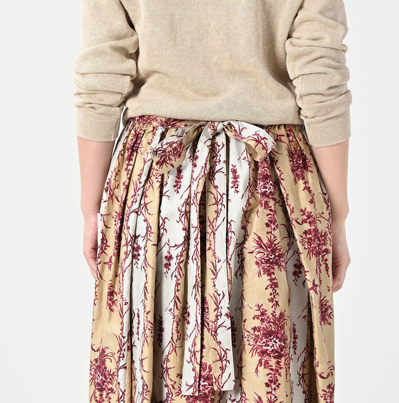 Chandelier Flower Print Puff Apron Skirt Detail