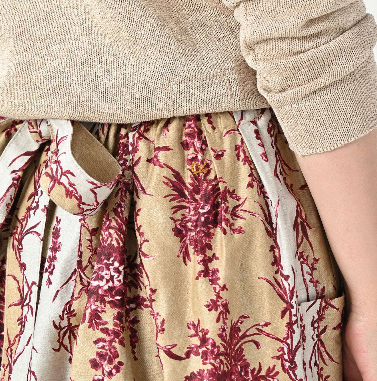 Chandelier Flower Print Puff Apron Skirt Detail