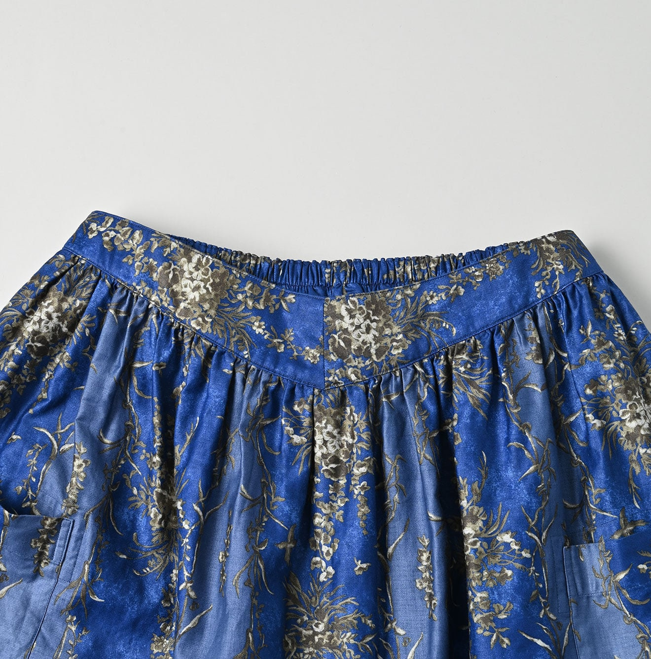 Chandelier Flower Print Puff Apron Skirt Detail