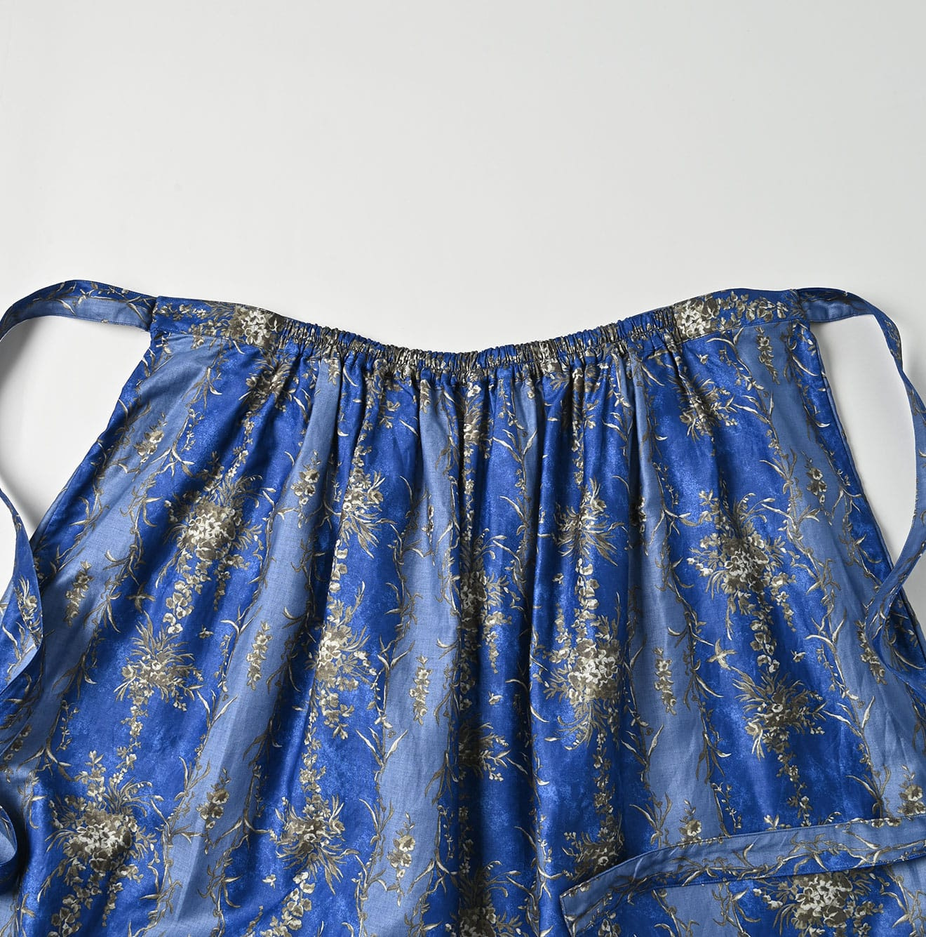 Chandelier Flower Print Puff Apron Skirt Detail