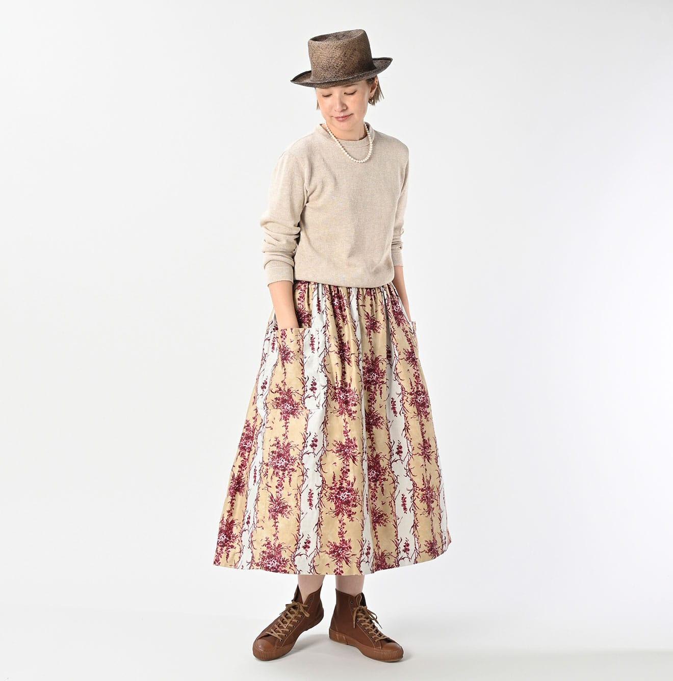 Chandelier Flower Print Puff Apron Skirt Female Model