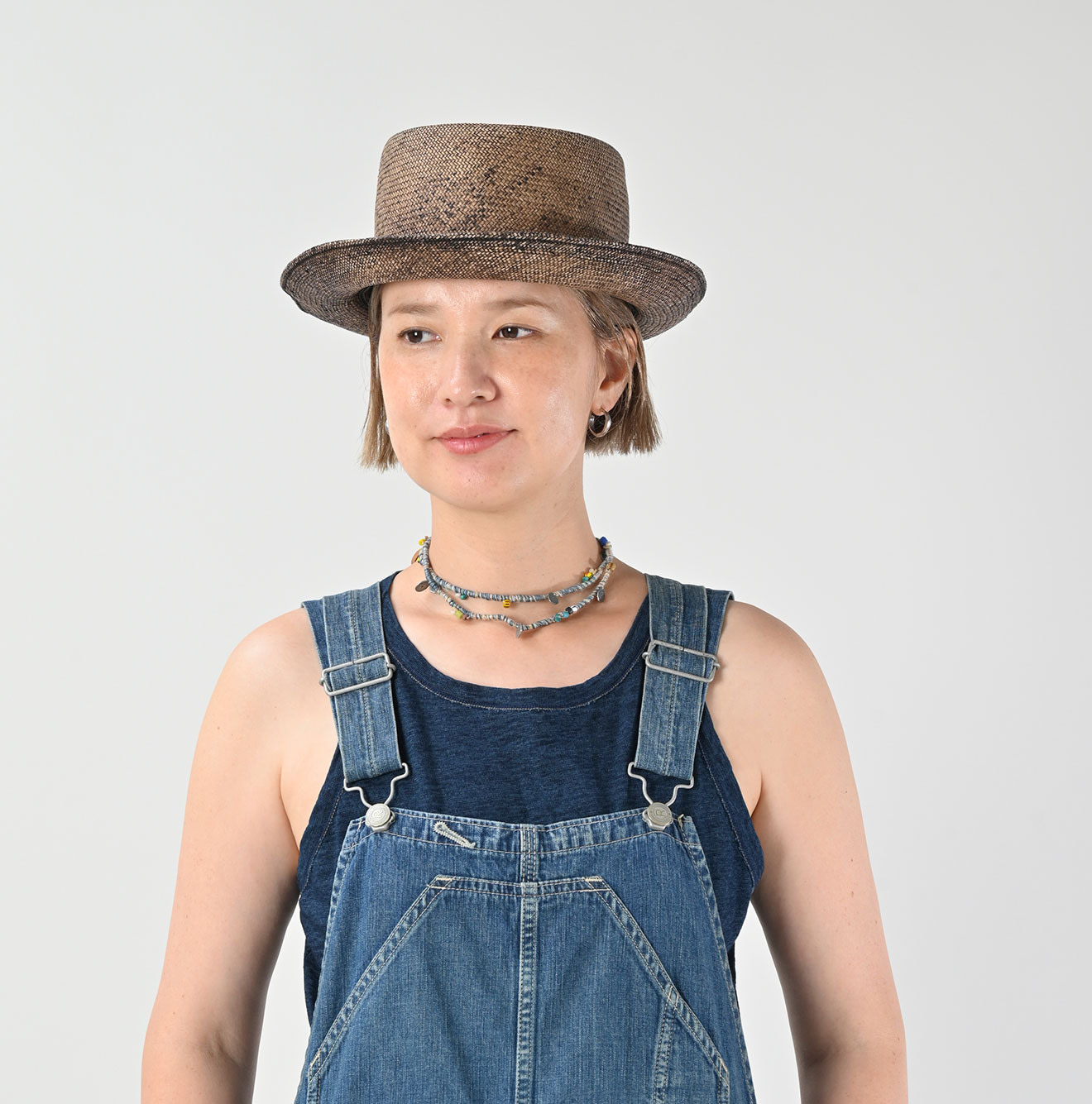 Kurukuru Concho Choker Female Model