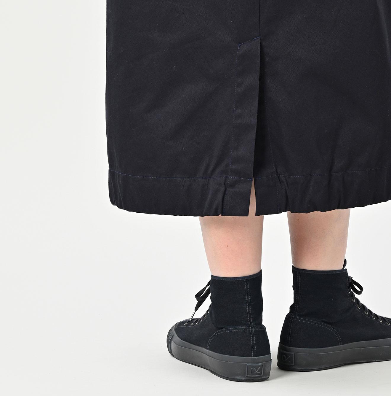 2-Ply Chino Chigo Skirt Detail