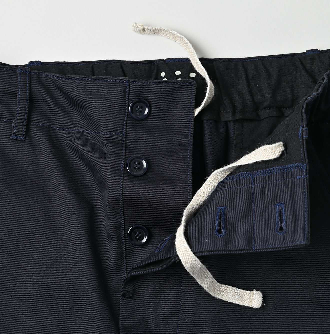 2-Ply Chino Chigo Skirt Detail