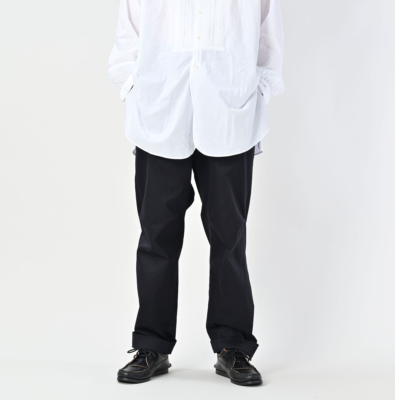 Double Thread 908 Chi-rgo Pants Male Model