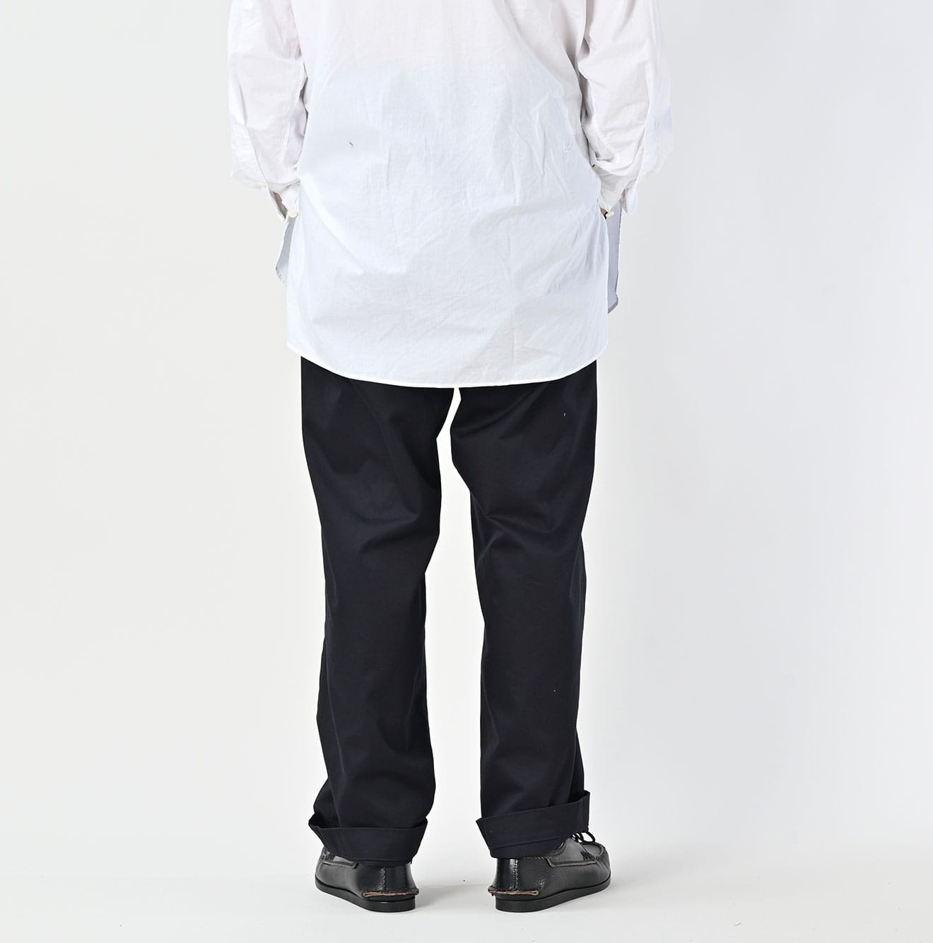 Double Thread 908 Chi-rgo Pants Male Model