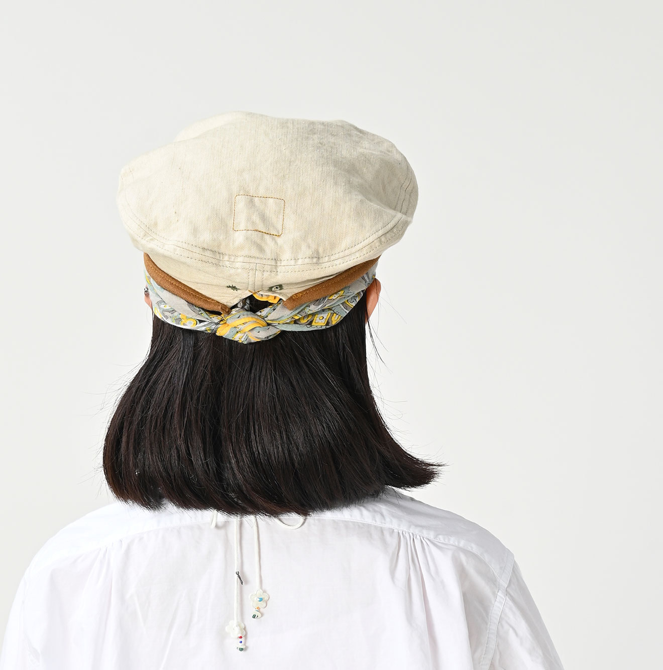 Gauze Paisley Sarasa Bandana Female Model