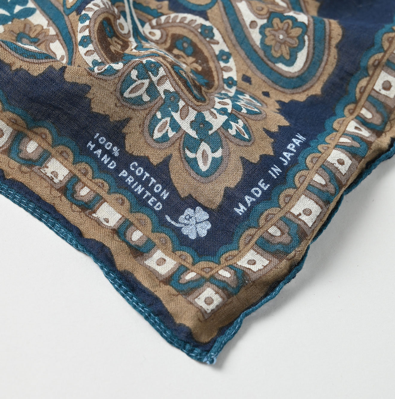 Gauze Paisley Sarasa Bandana Detail