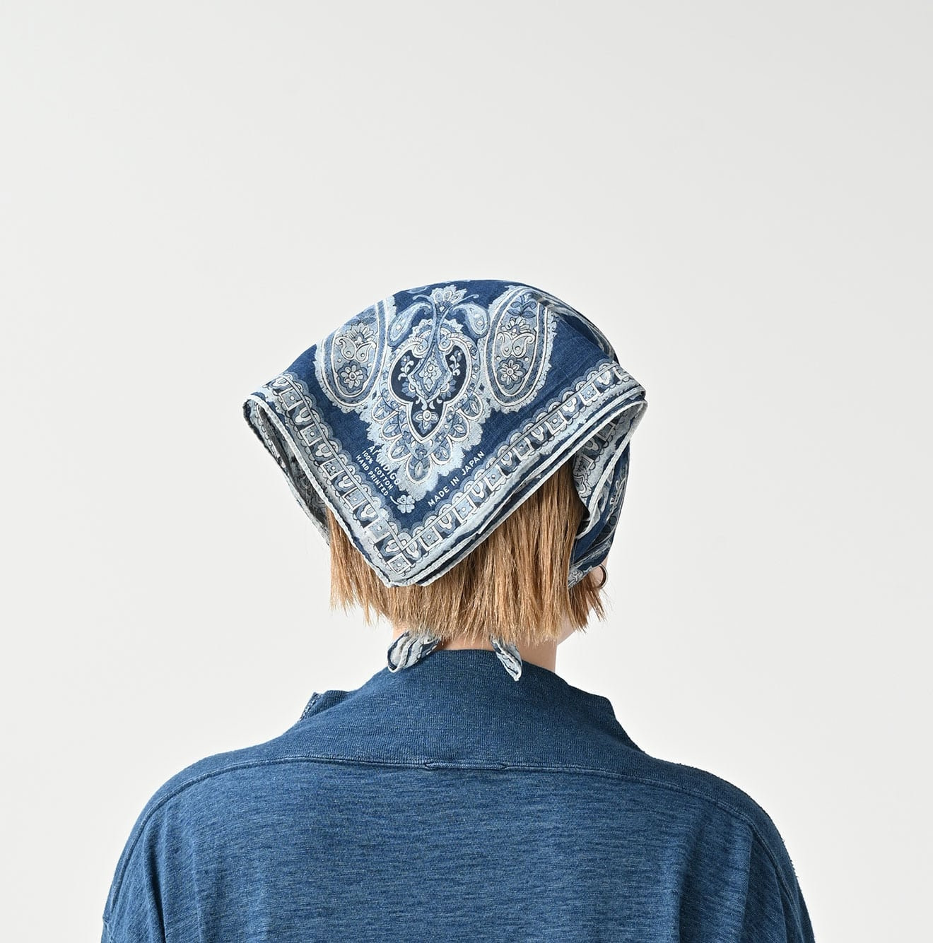 Indigo Gauze Paisley Sarasa Bandana Female Model