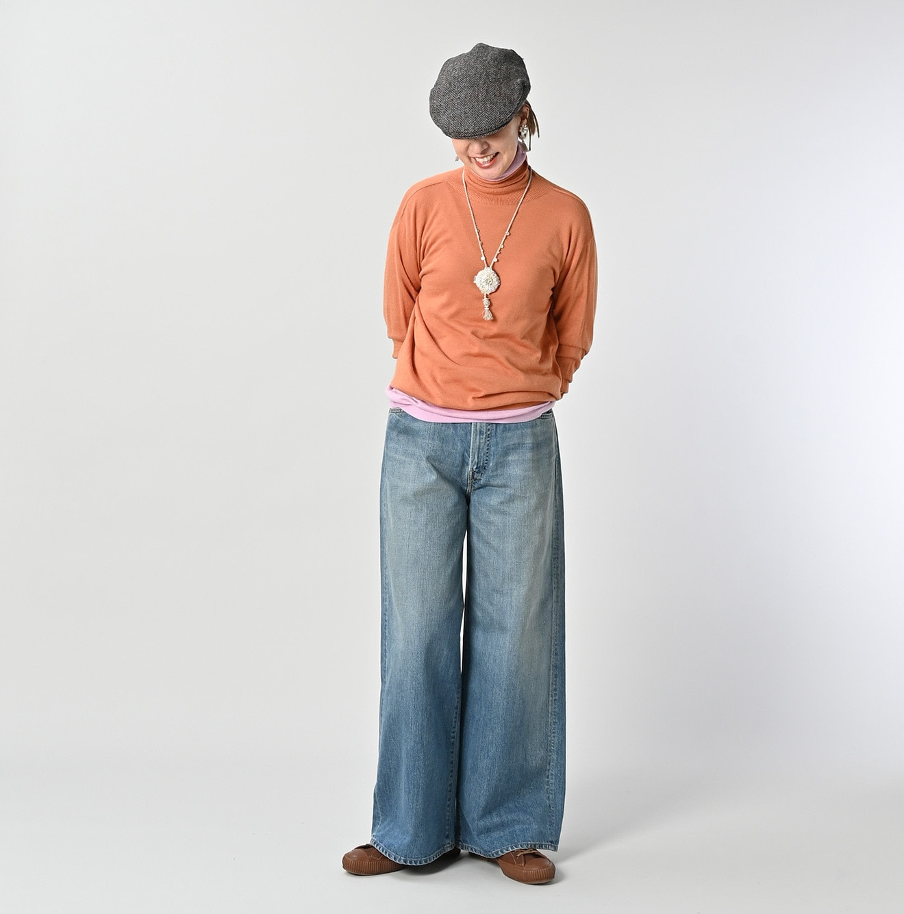 Whole Super Gauze 908 Turtle Neck Female Model
