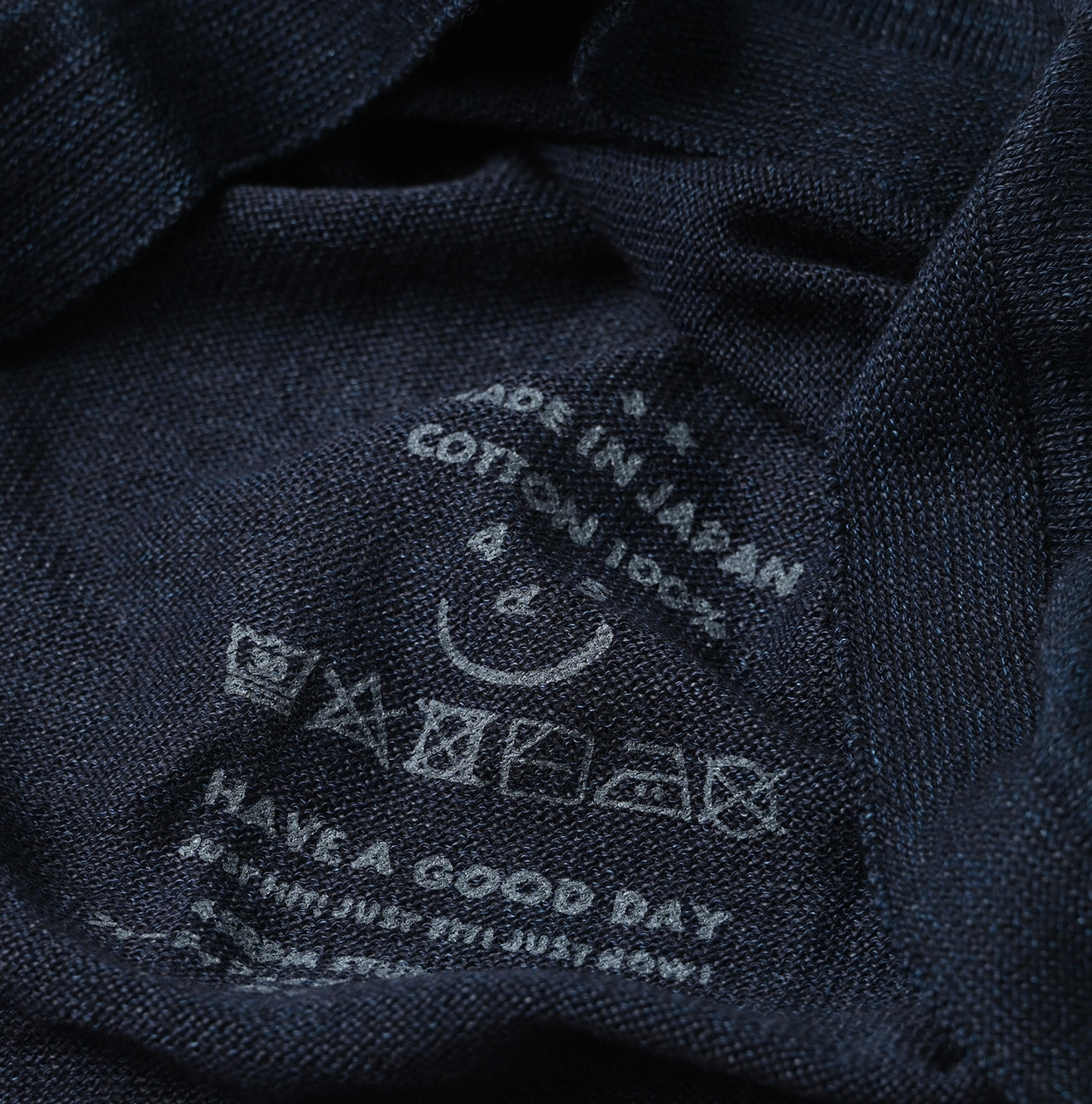 Indigo Whole Super Gauze 908 Turtle Neck Detail