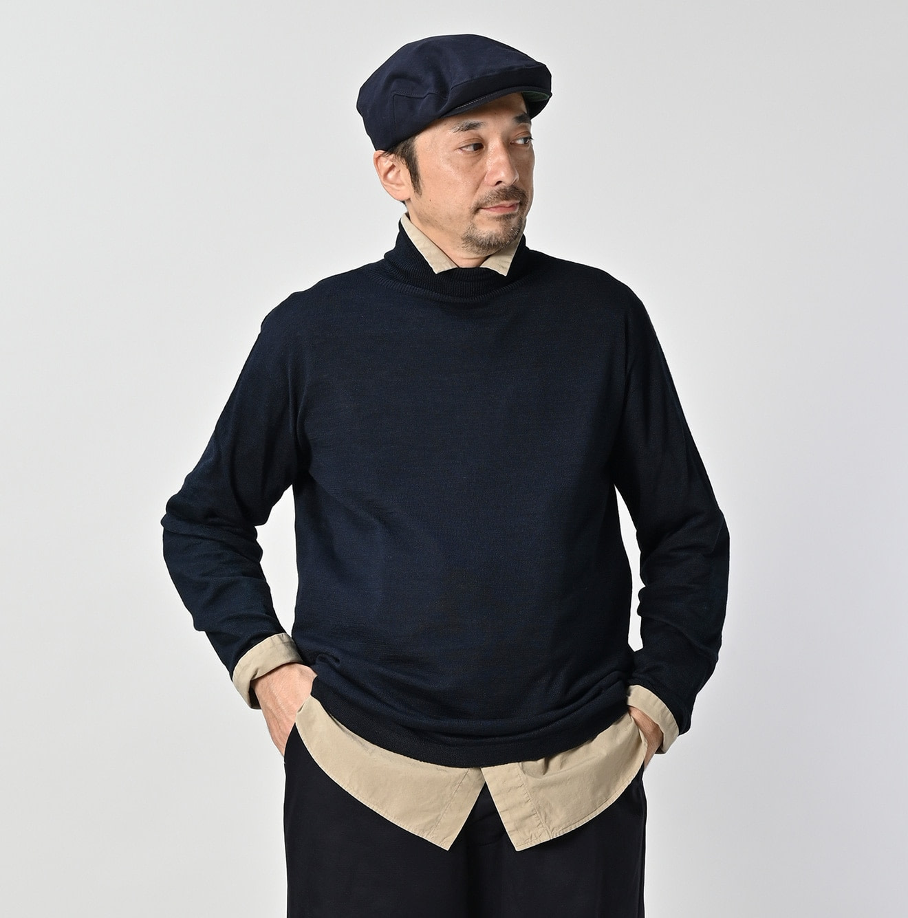 Indigo Whole Super Gauze 908 Turtle Neck Male Model