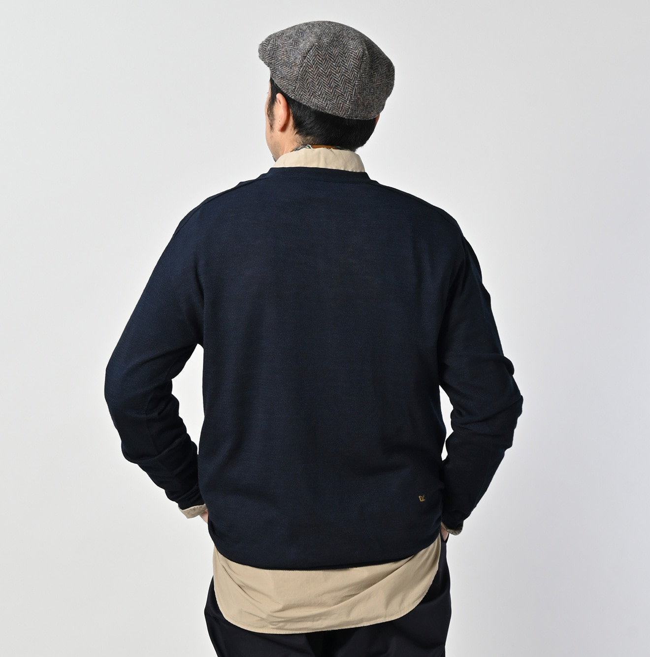 Indigo Whole Super Gauze 908 Henley Male Model