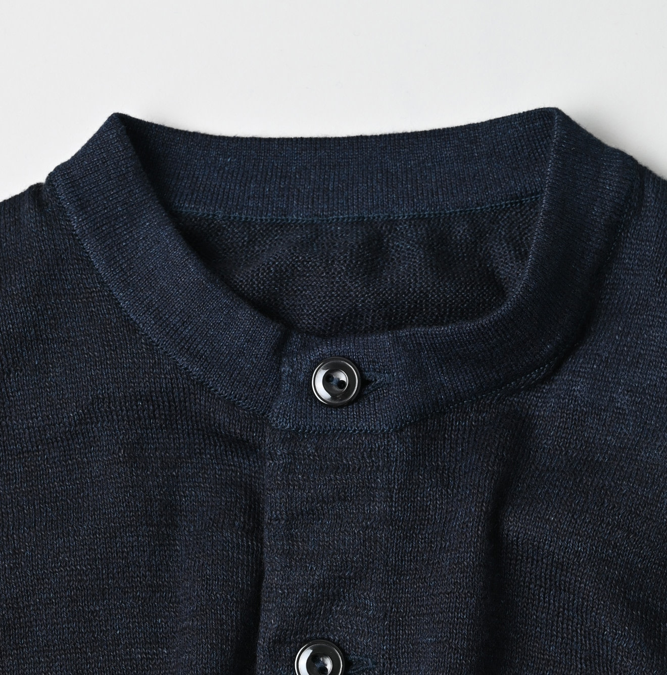 Indigo Whole Super Gauze 908 Henley Detail