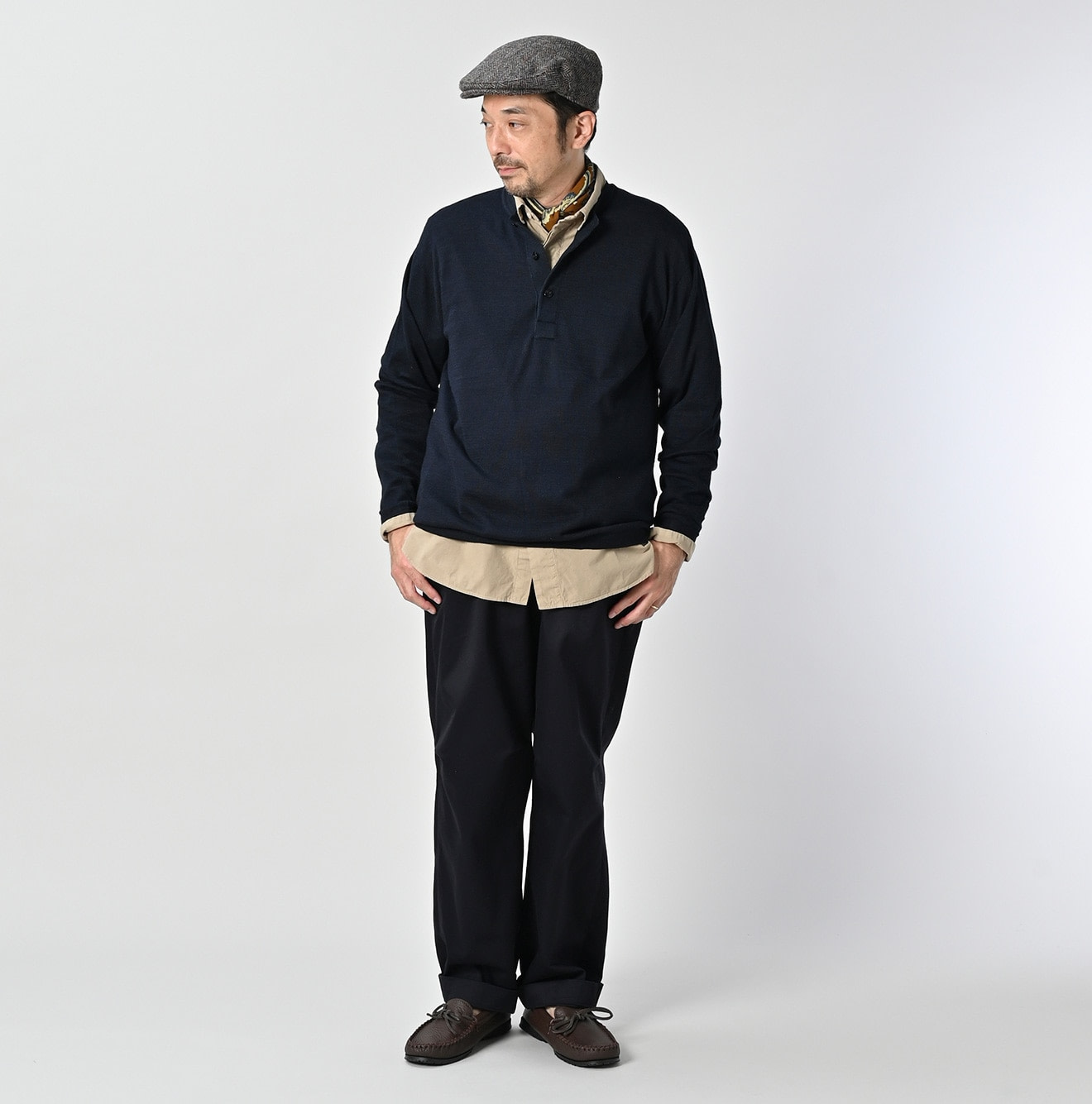 Indigo Whole Super Gauze 908 Henley Male Model