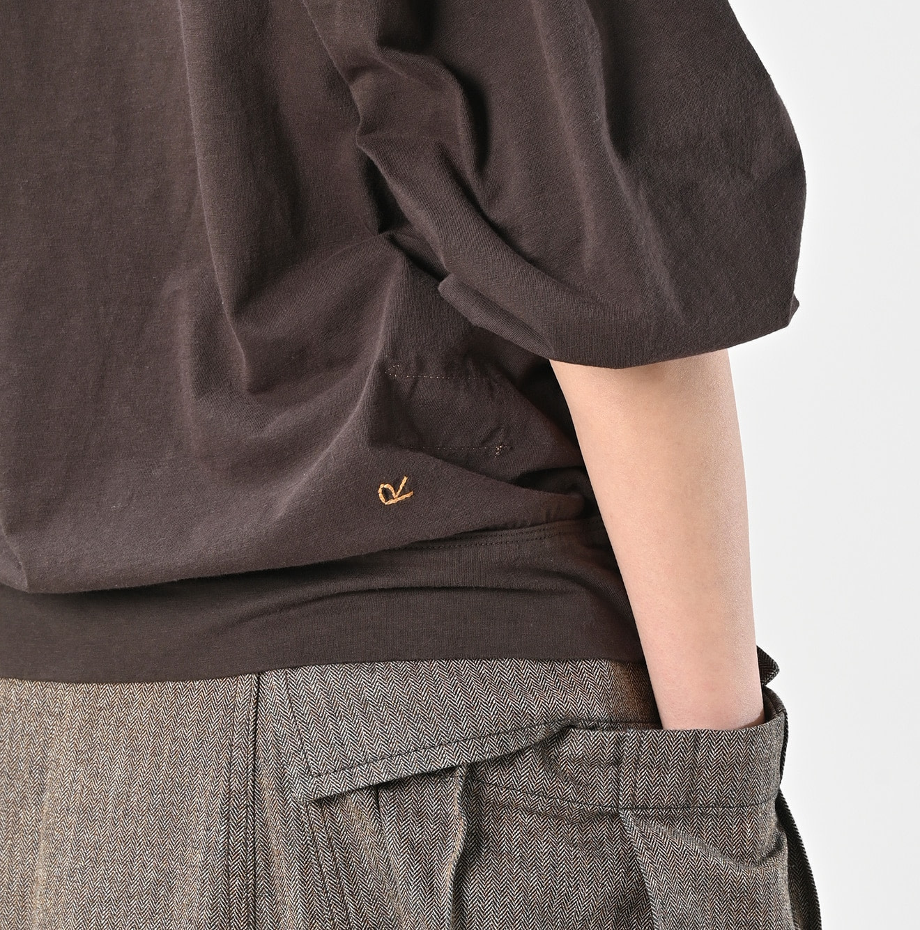 Zimbabwe Cotton Puff T-shirt Detail