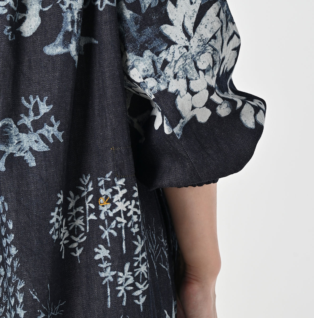 Indigo Wonderland Print Tuck Dress Detail