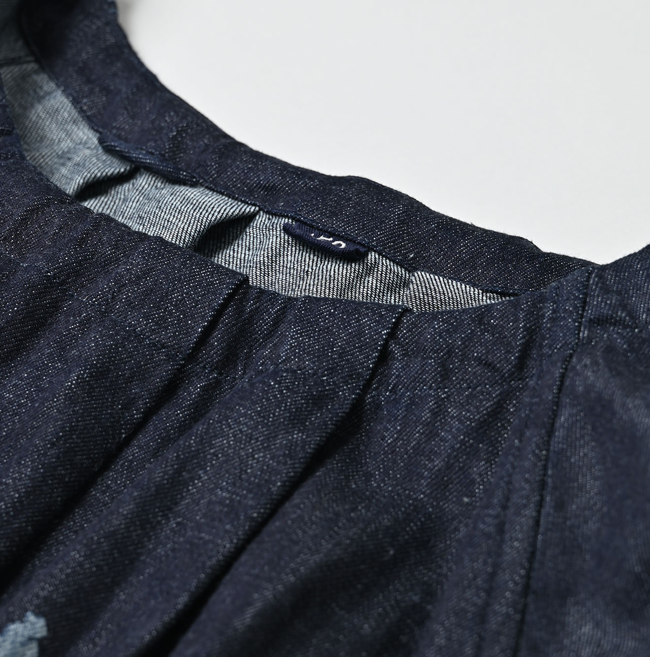 Indigo Wonderland Print Tuck Dress Detail