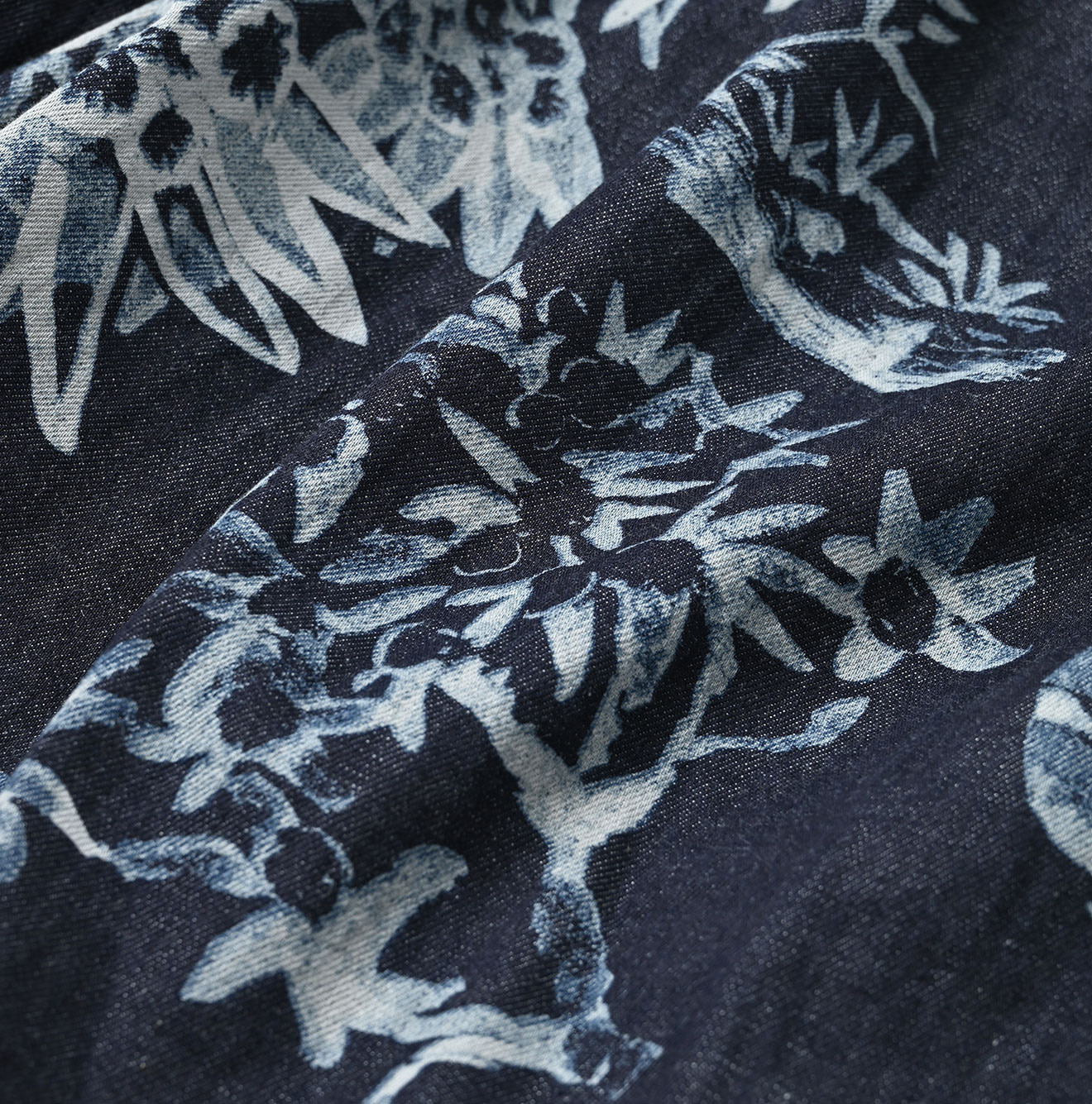Indigo Wonderland Print Tuck Dress Detail