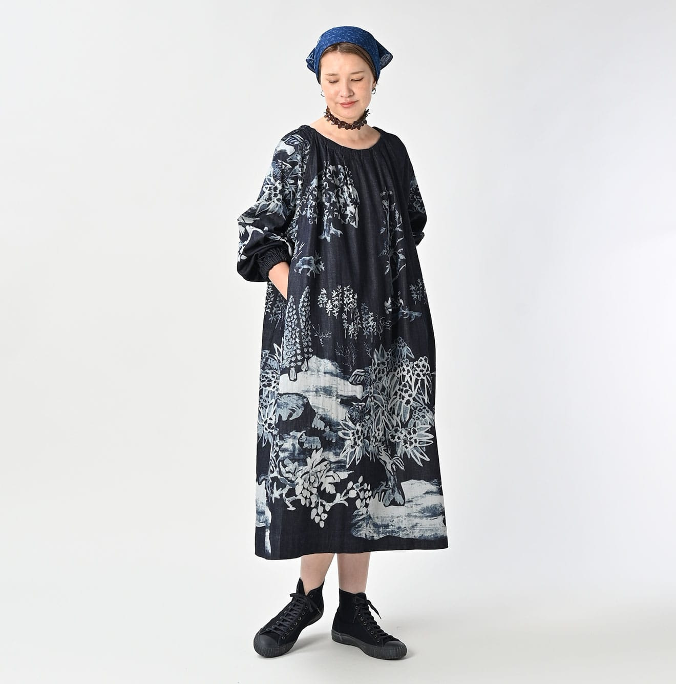 Indigo Wonderland Print Tuck Dress Female Model