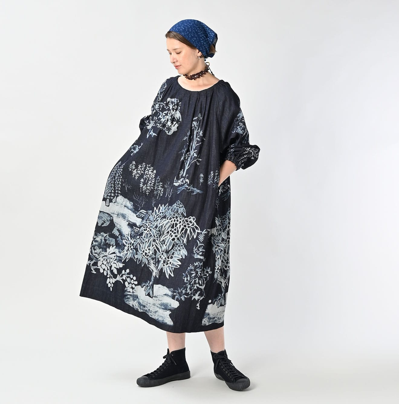 Indigo Wonderland Print Tuck Dress Female Model