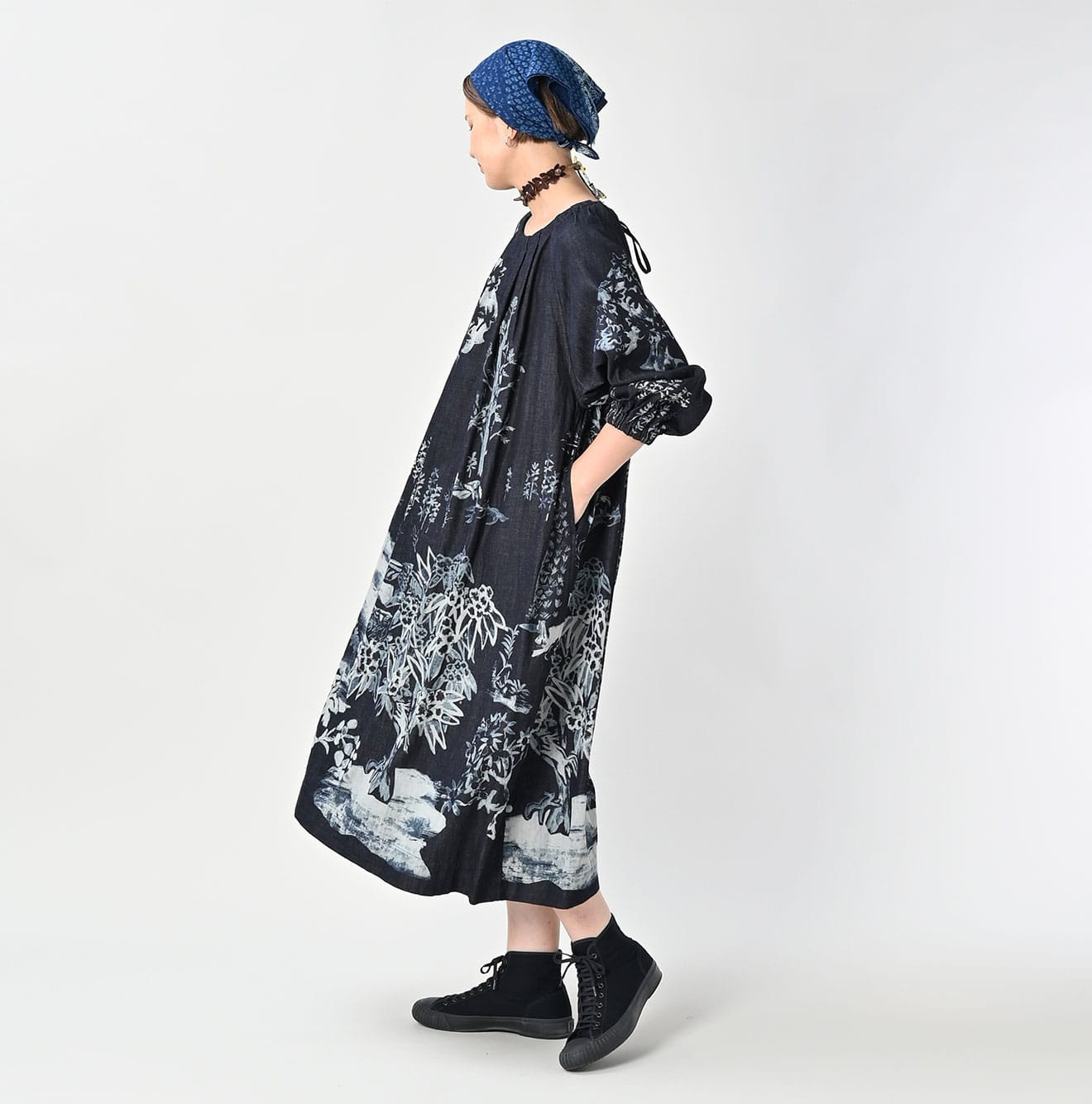 Indigo Wonderland Print Tuck Dress Female Model