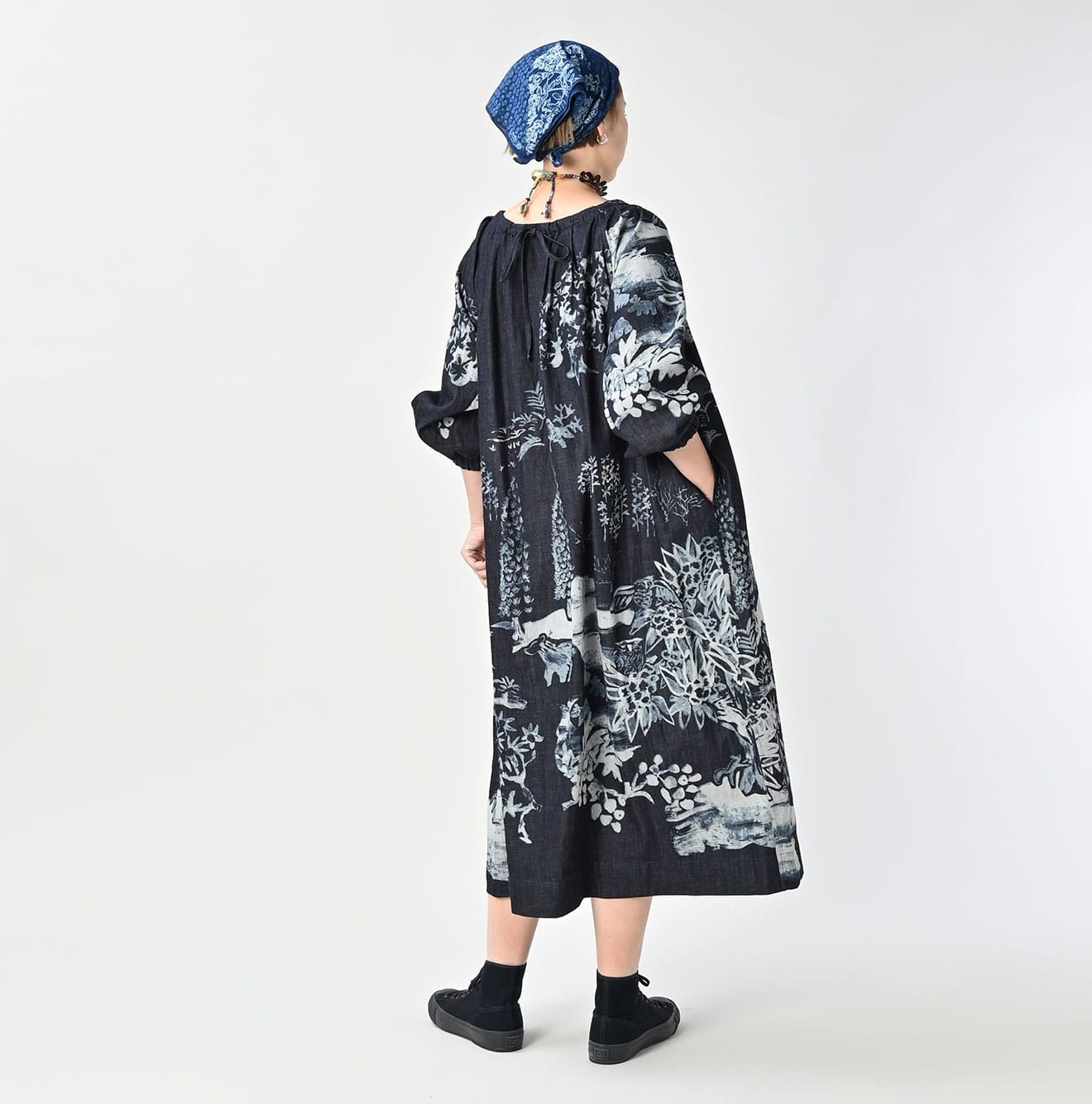 Indigo Wonderland Print Tuck Dress Female Model
