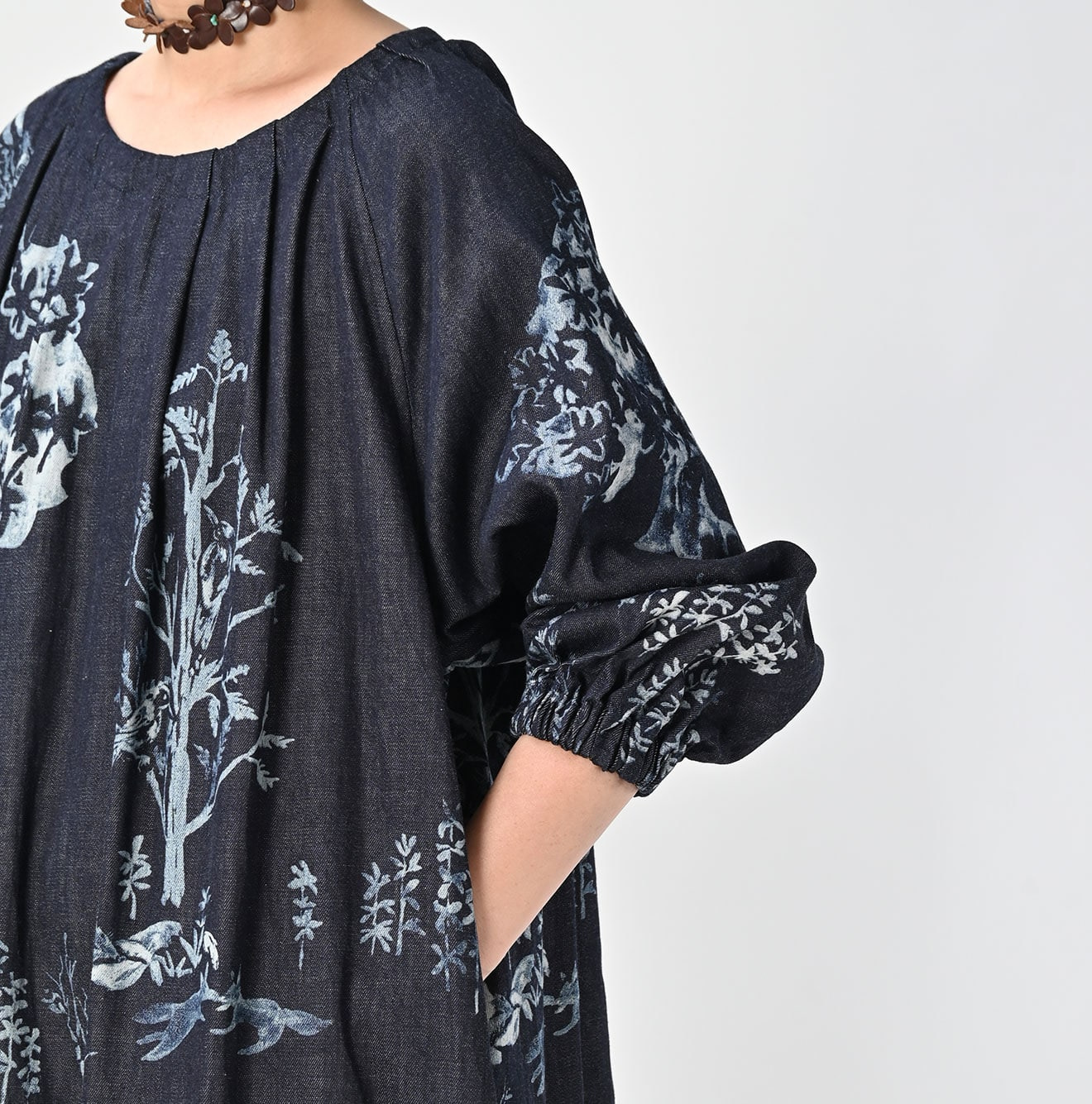 Indigo Wonderland Print Tuck Dress Detail