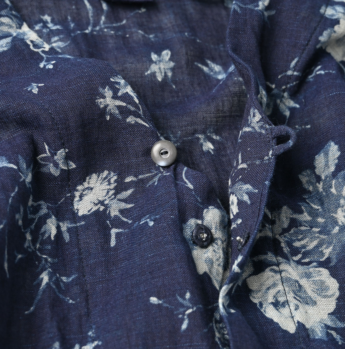 Indigo 45 Gauze Antique Flower Print Dress Detail