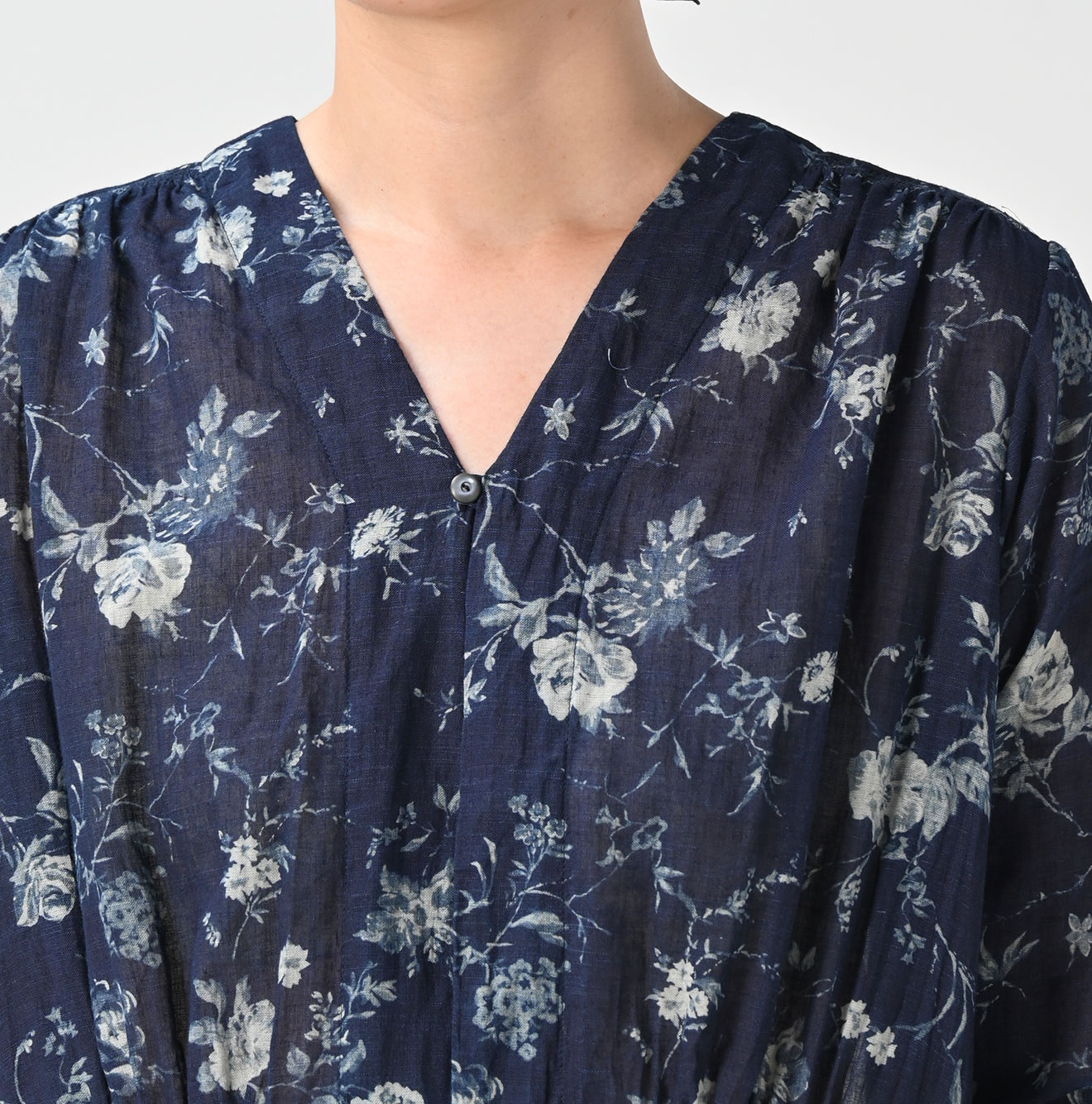 Indigo 45 Gauze Antique Flower Print Dress Detail