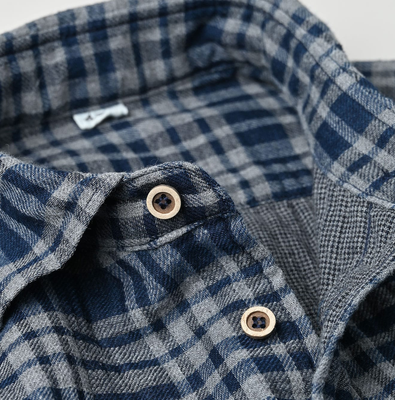Indigo FuwaFuwa Double Woven 908 Lofer Shirt Detail