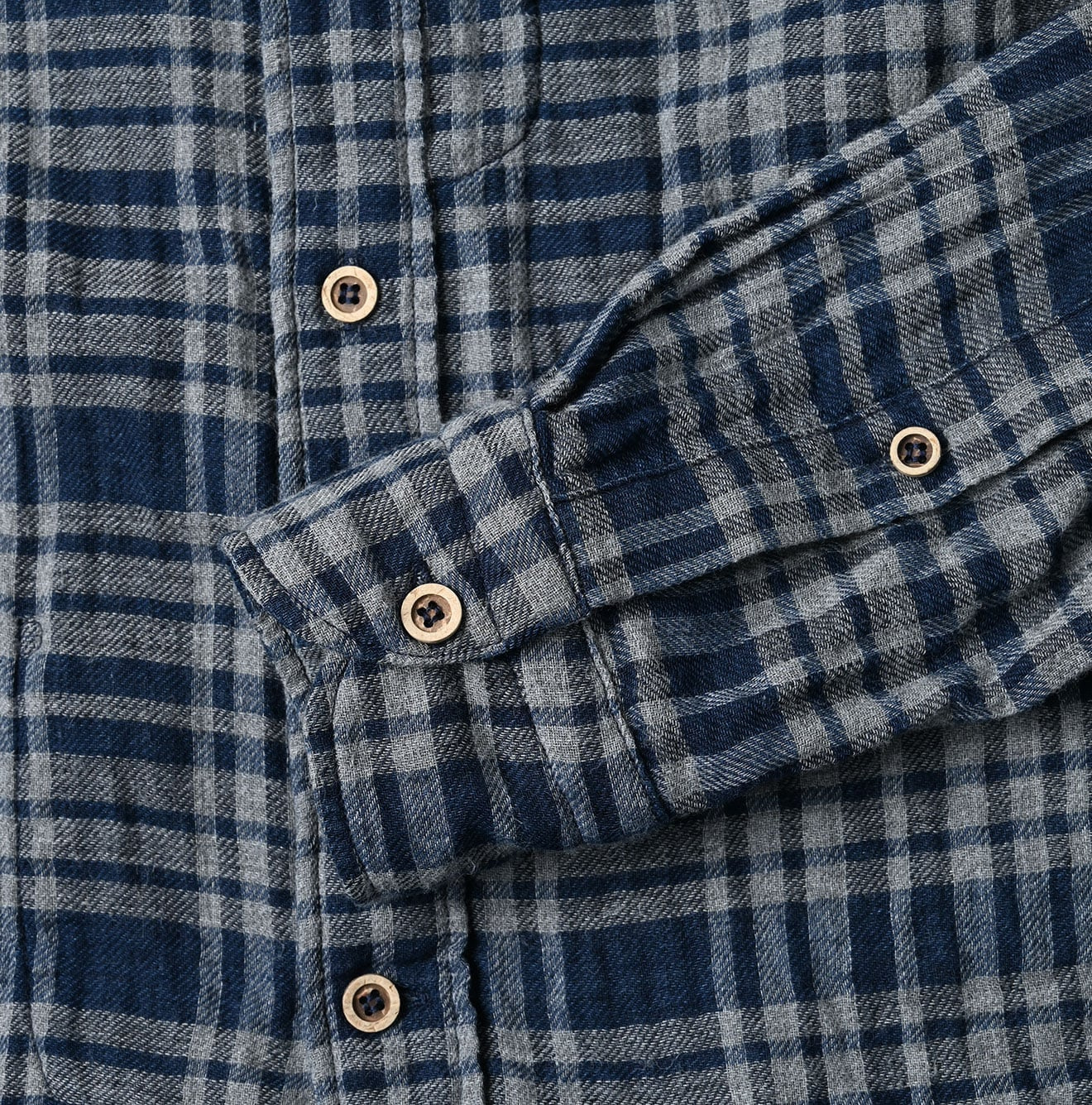 Indigo FuwaFuwa Double Woven 908 Lofer Shirt Detail