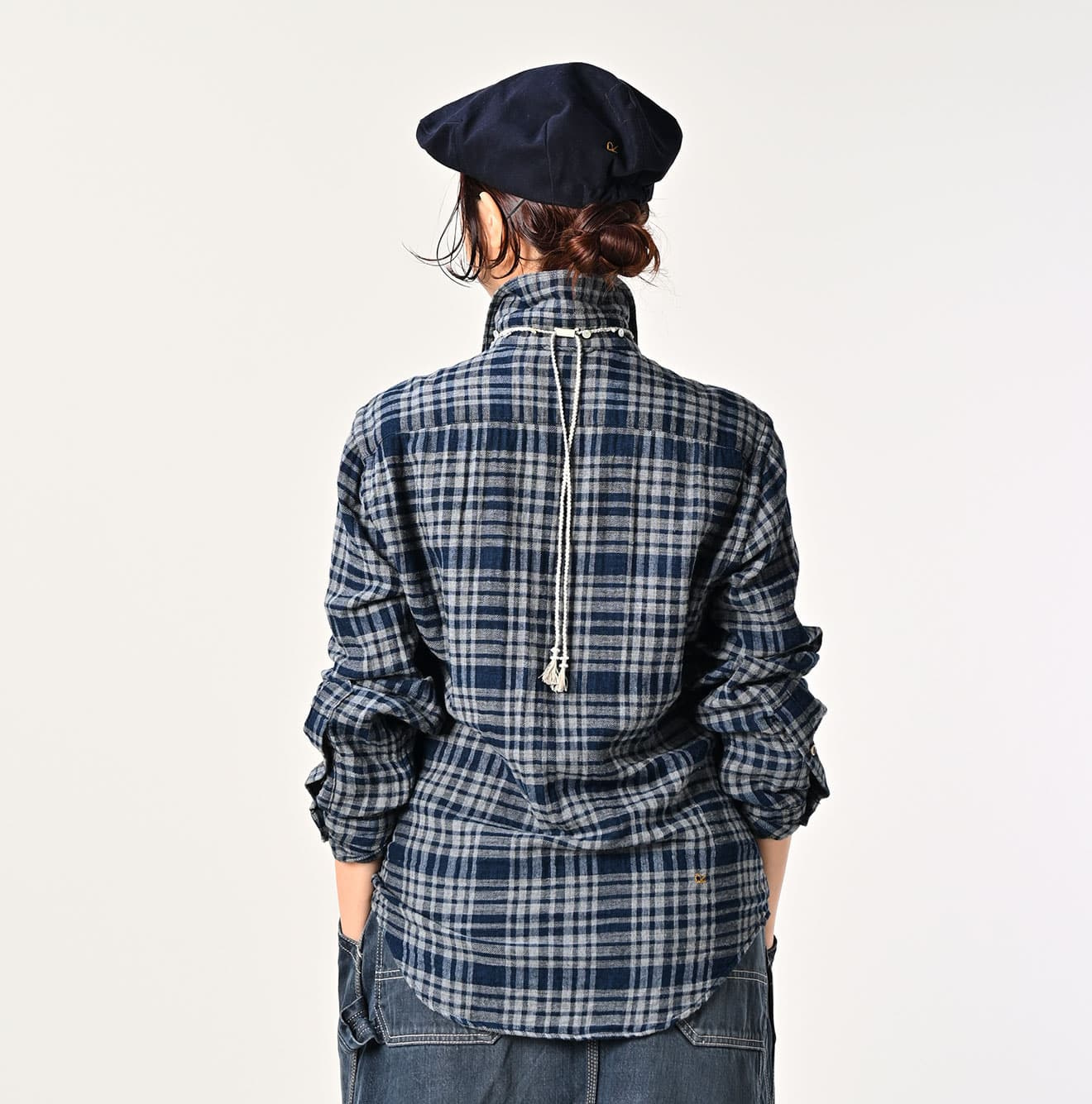 Indigo FuwaFuwa Double Woven 908 Lofer Shirt Female Model