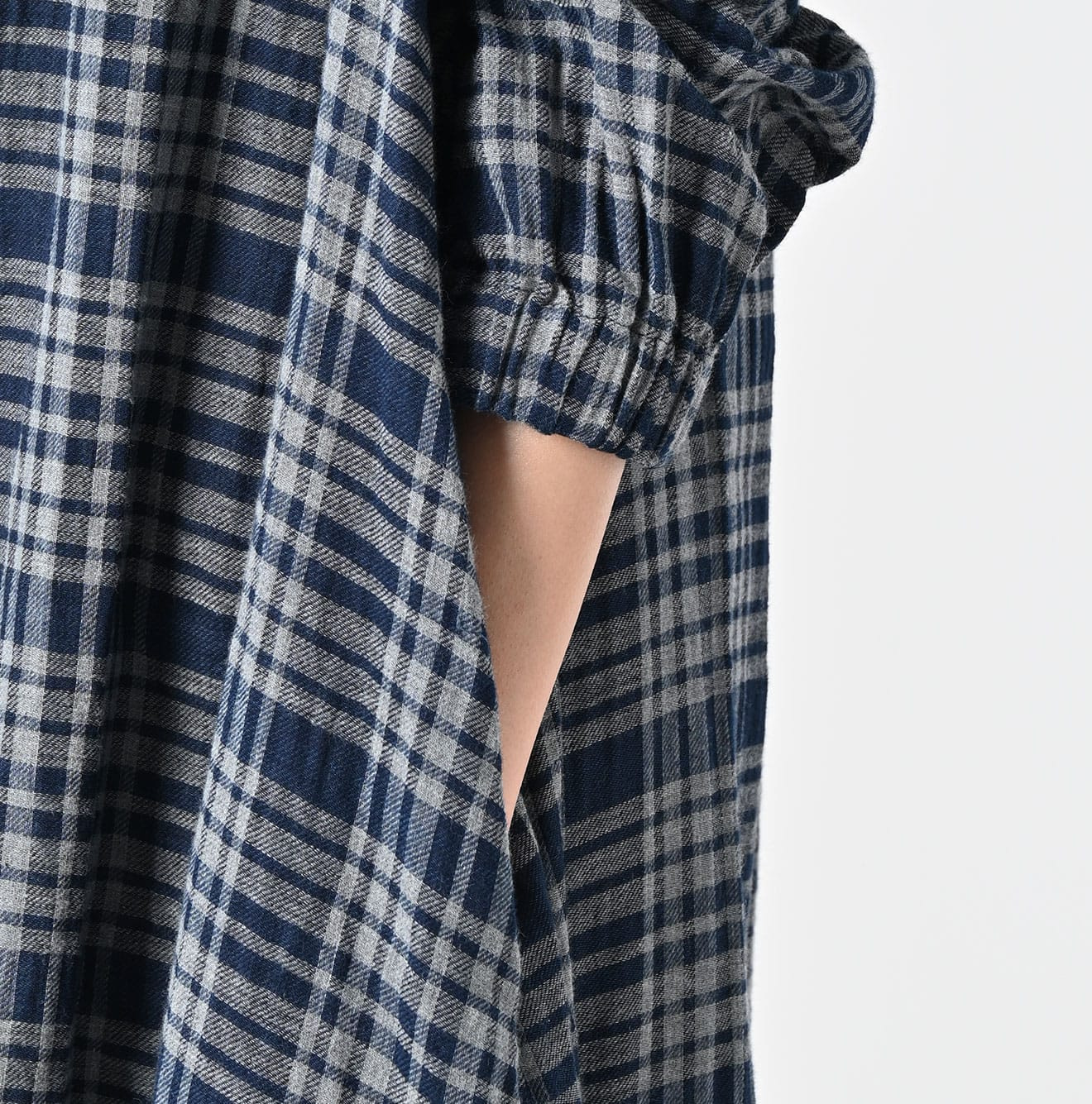 Indigo FuwaFuwa Double Woven Shirring Dress Detail