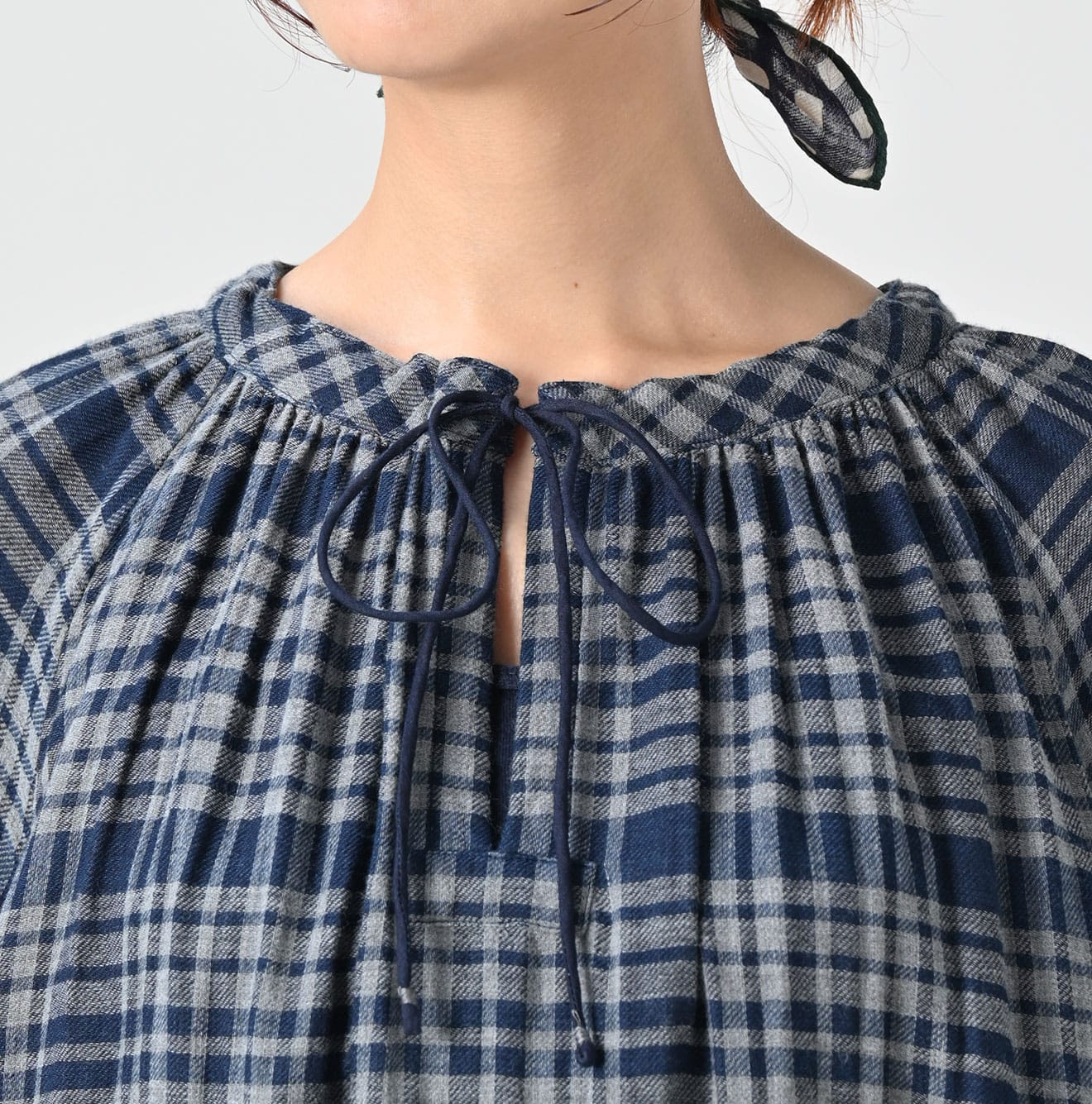 Indigo FuwaFuwa Double Woven Shirring Dress Detail