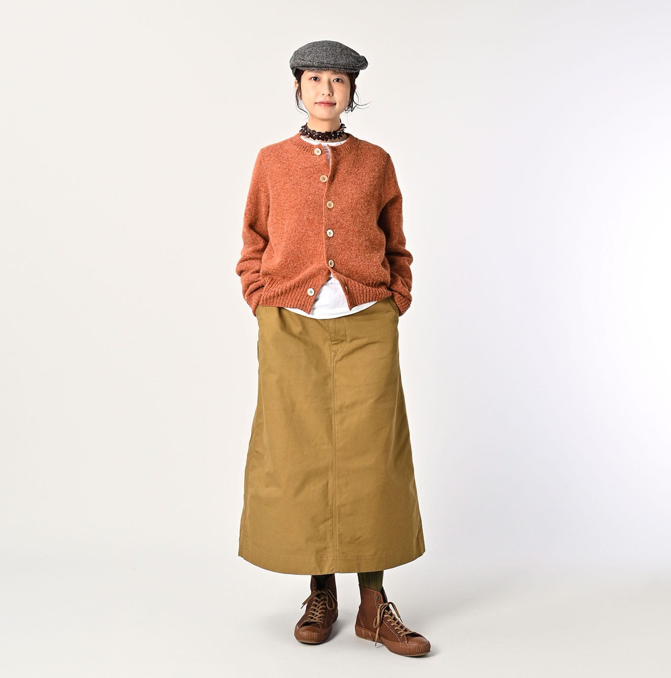 Shetland Wool Boiled Cardigan Female Model