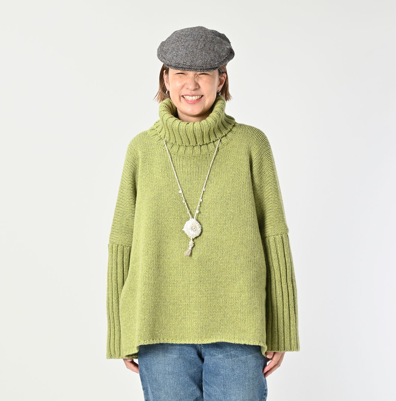 Cashmere Poncho Female Model