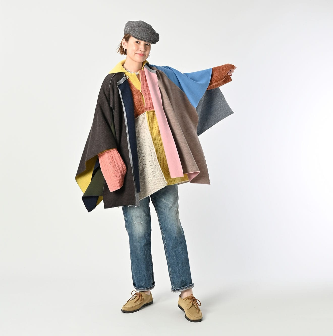 Malti Color Float Boiled Wool Poncho Muffler Female Model