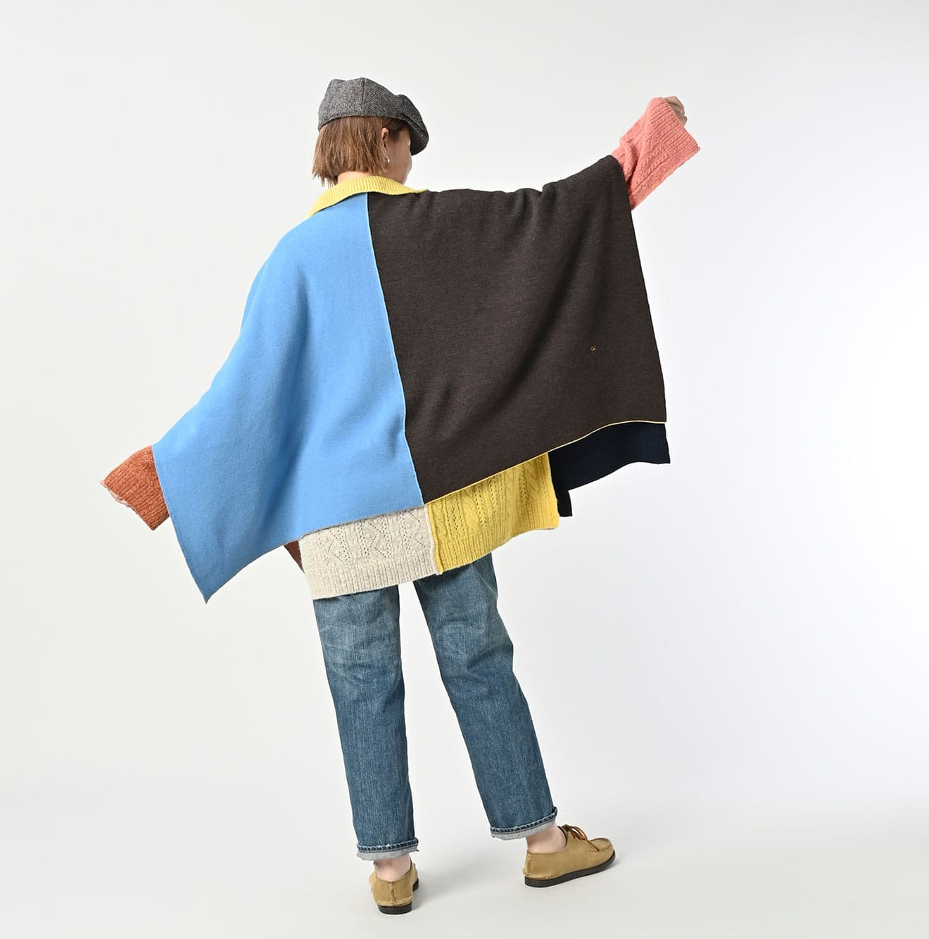 Malti Color Float Boiled Wool Poncho Muffler Female Model