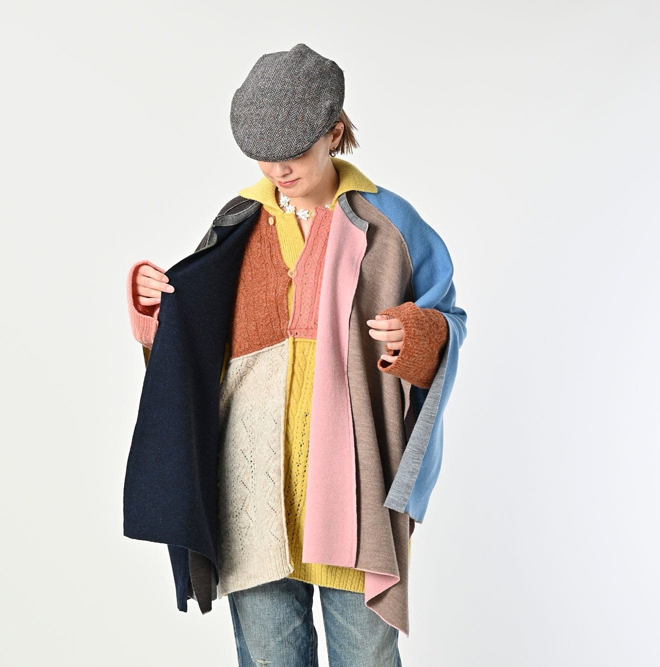 Malti Color Float Boiled Wool Poncho Muffler Female Model