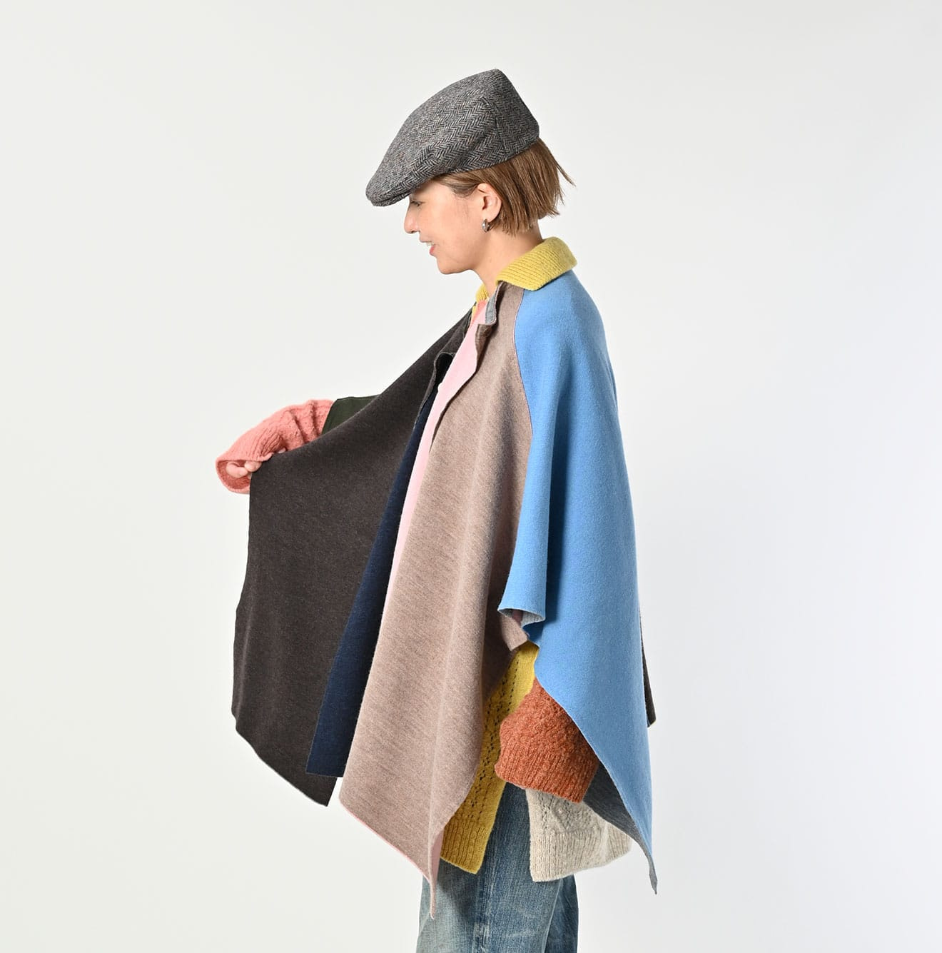 Malti Color Float Boiled Wool Poncho Muffler Female Model