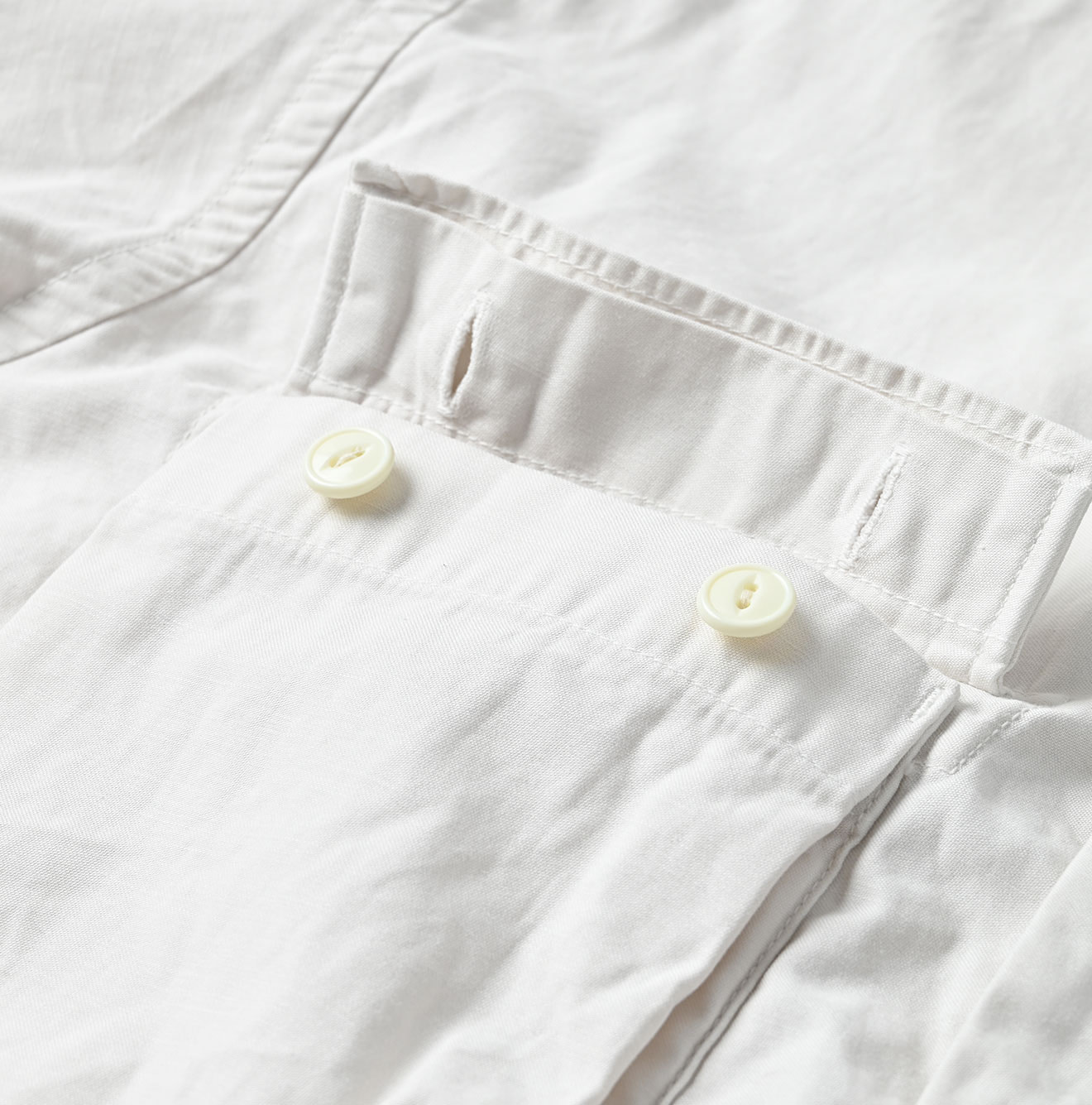 Thin Back Satin 908 Nîmes Shirt Detail