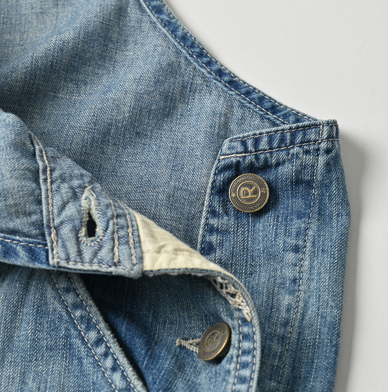 Mugihiko 908 Overalls APPARE Finish Lace Lace Detail