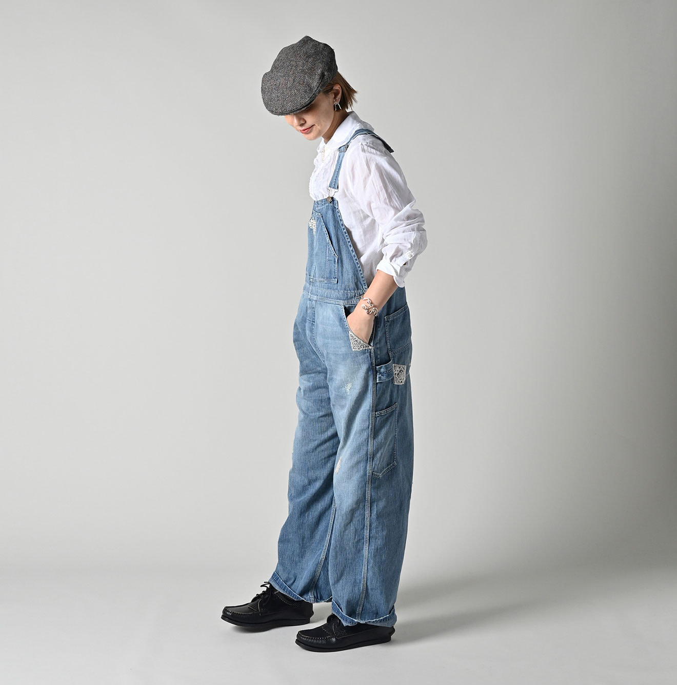 Mugihiko 908 Overalls APPARE Finish Lace Lace Female Model