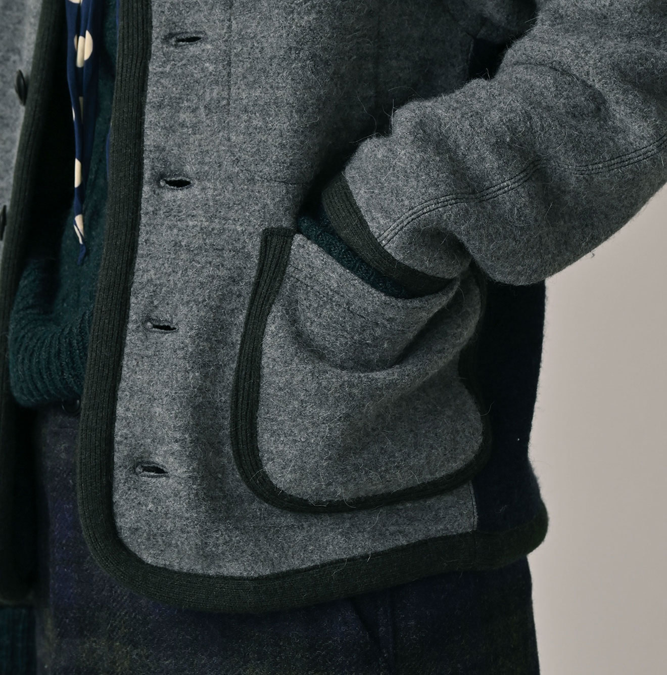 Crazy Boiled Wool Knit Tyrolean Cardigan Detail