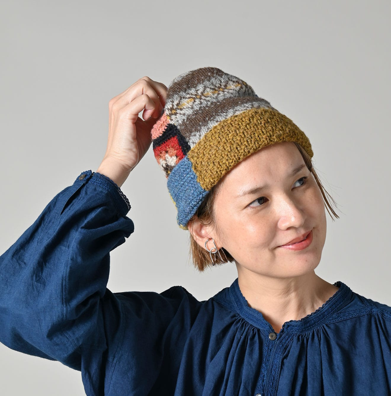 Tamatebako Patchwork Knit Cap Female Model