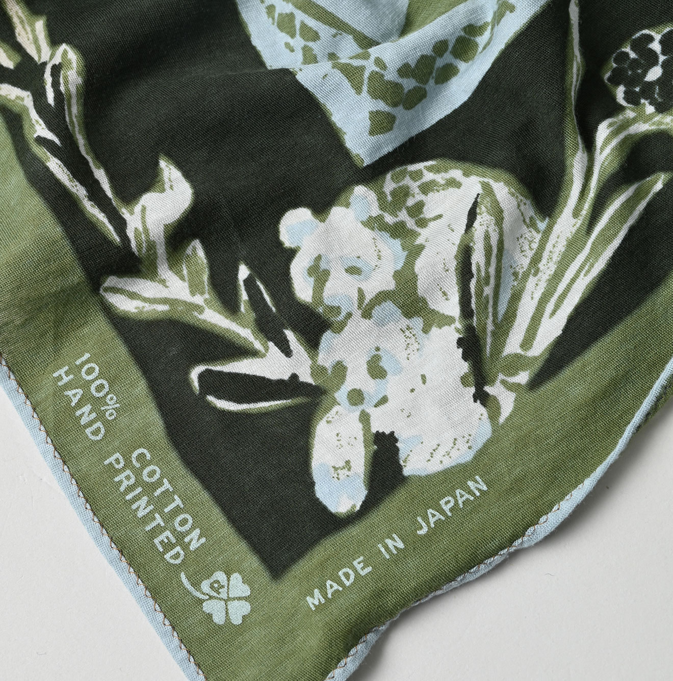 Tenjiku Wonderland Print Bandana Detail