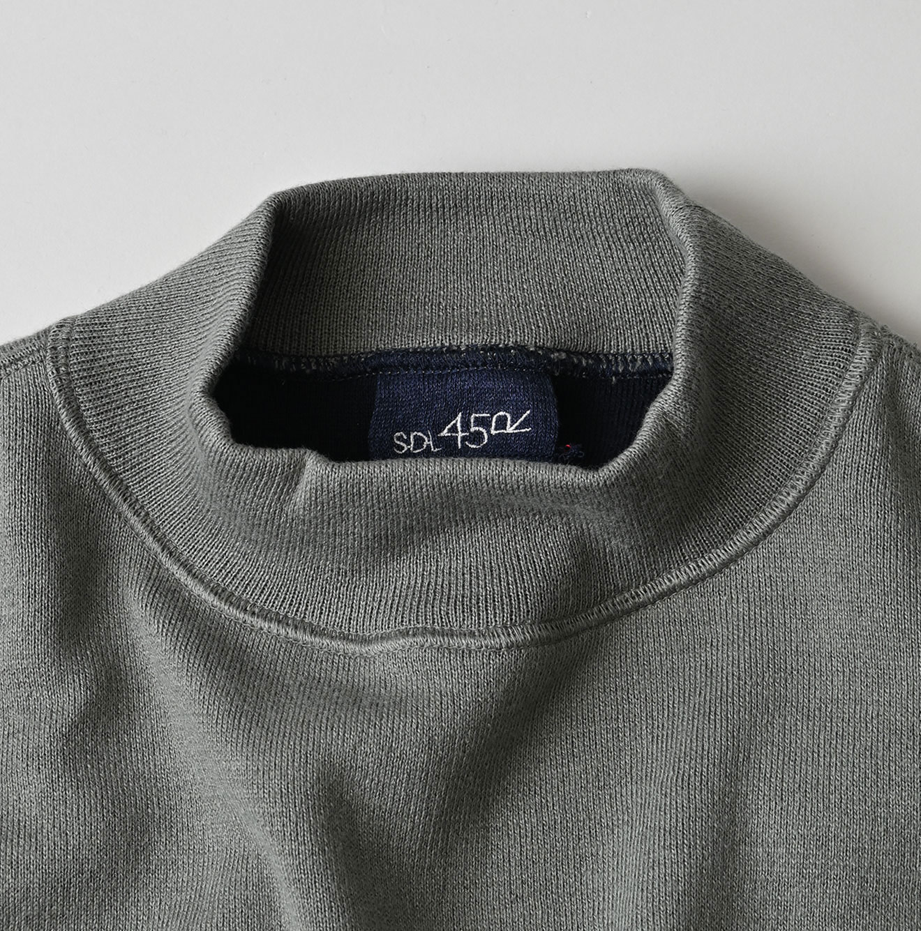 Smooth Yock Neck M Shirt Detail