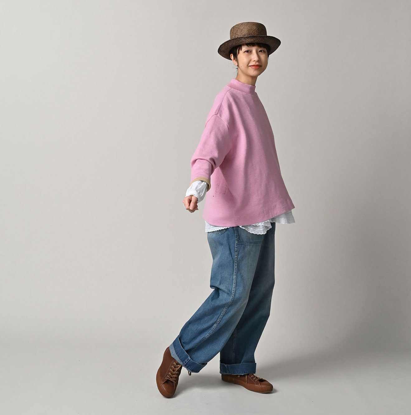 Smooth Yock Neck M Shirt Female Model